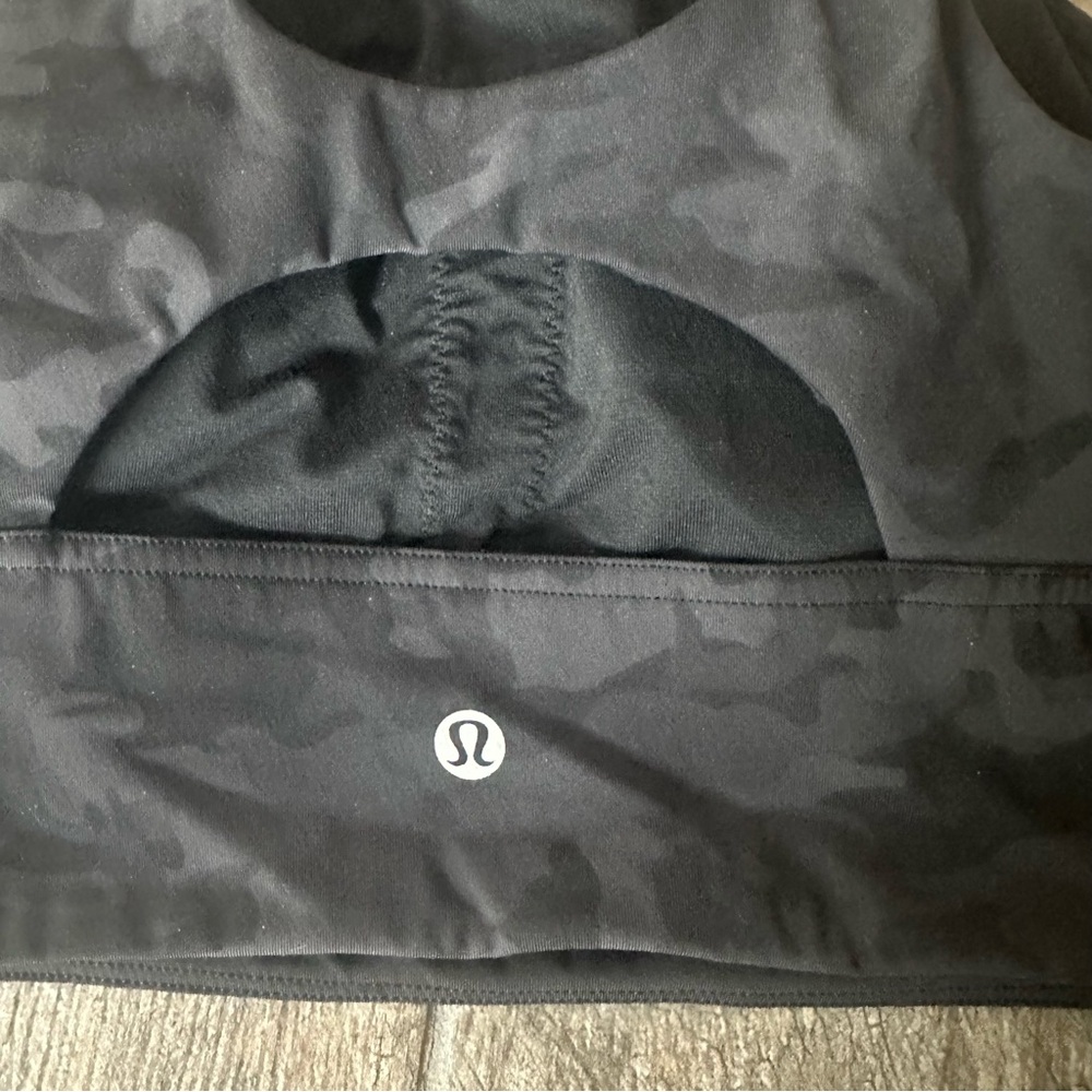 Lululemon Stronger As One Long Line Bra SZ 4 - Picture 7 of 9